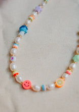 Load image into Gallery viewer, Rainbow Pearl Colourful Choker